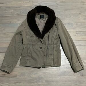 J CREW COLLECTION. Olive green Field/utility jacket detachable fur collar. SZ 6